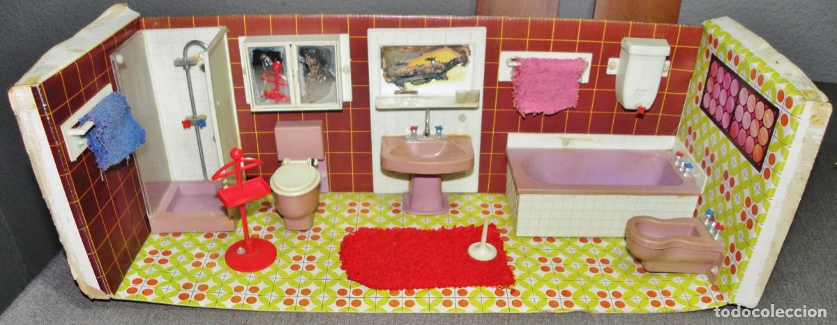 Casas de mu&ntilde;ecas: Cuarto de ba&ntilde;o hogarin ref. 214 serie roja, a&ntilde;os 70