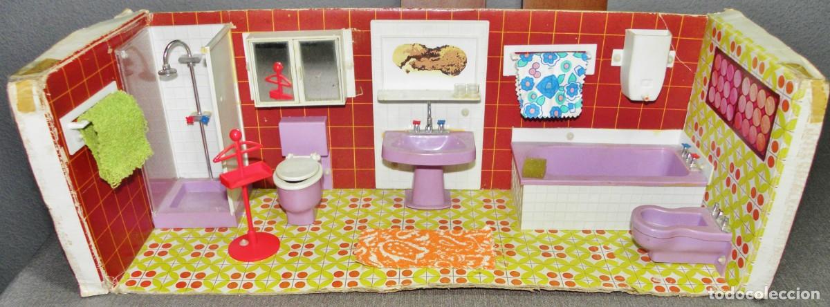 Casas de mu&ntilde;ecas: Cuarto de ba&ntilde;o hogarin ref. 214 serie roja, a&ntilde;os 70