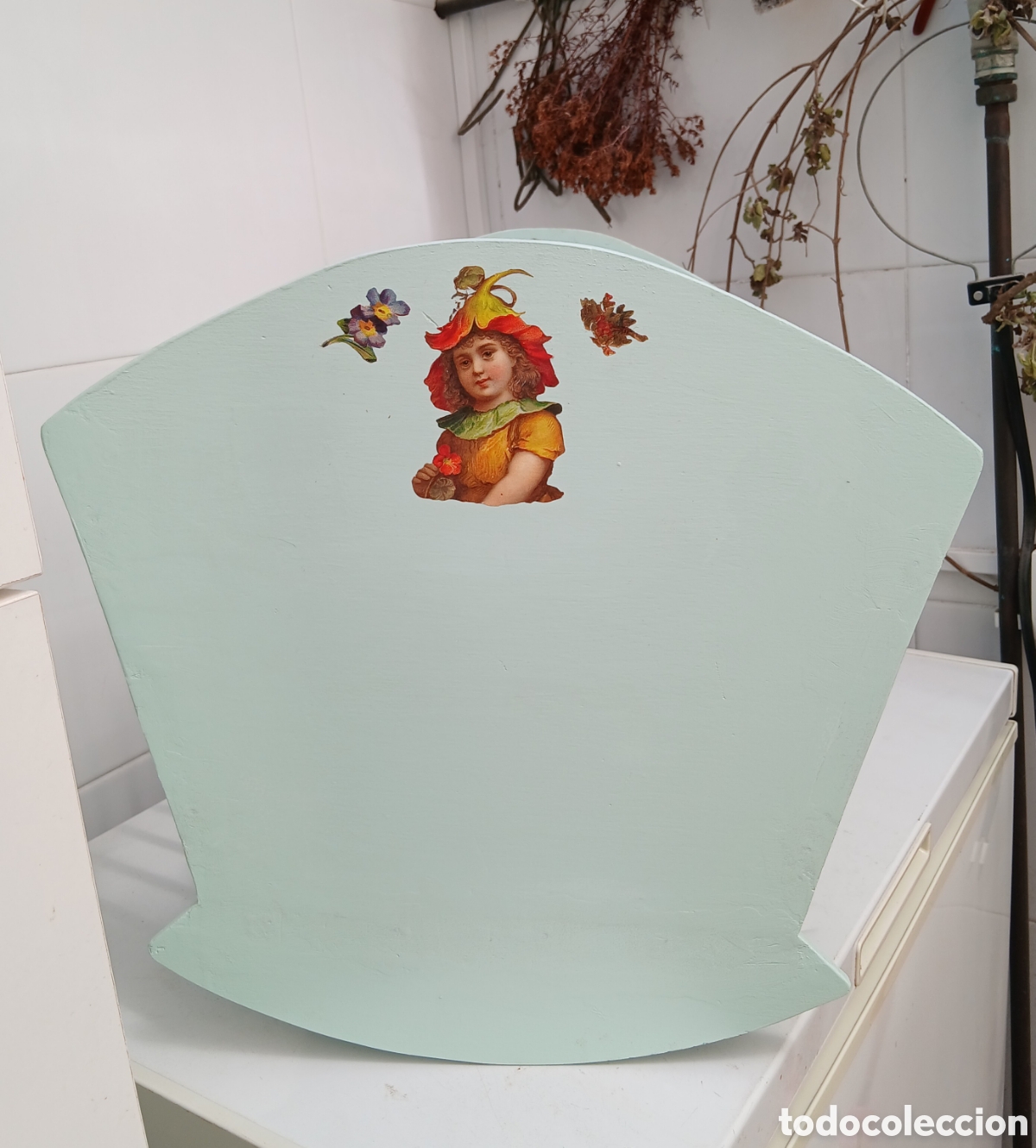 Casas de mu&ntilde;ecas: Cuna infantil de madera, decorada - Foto 3