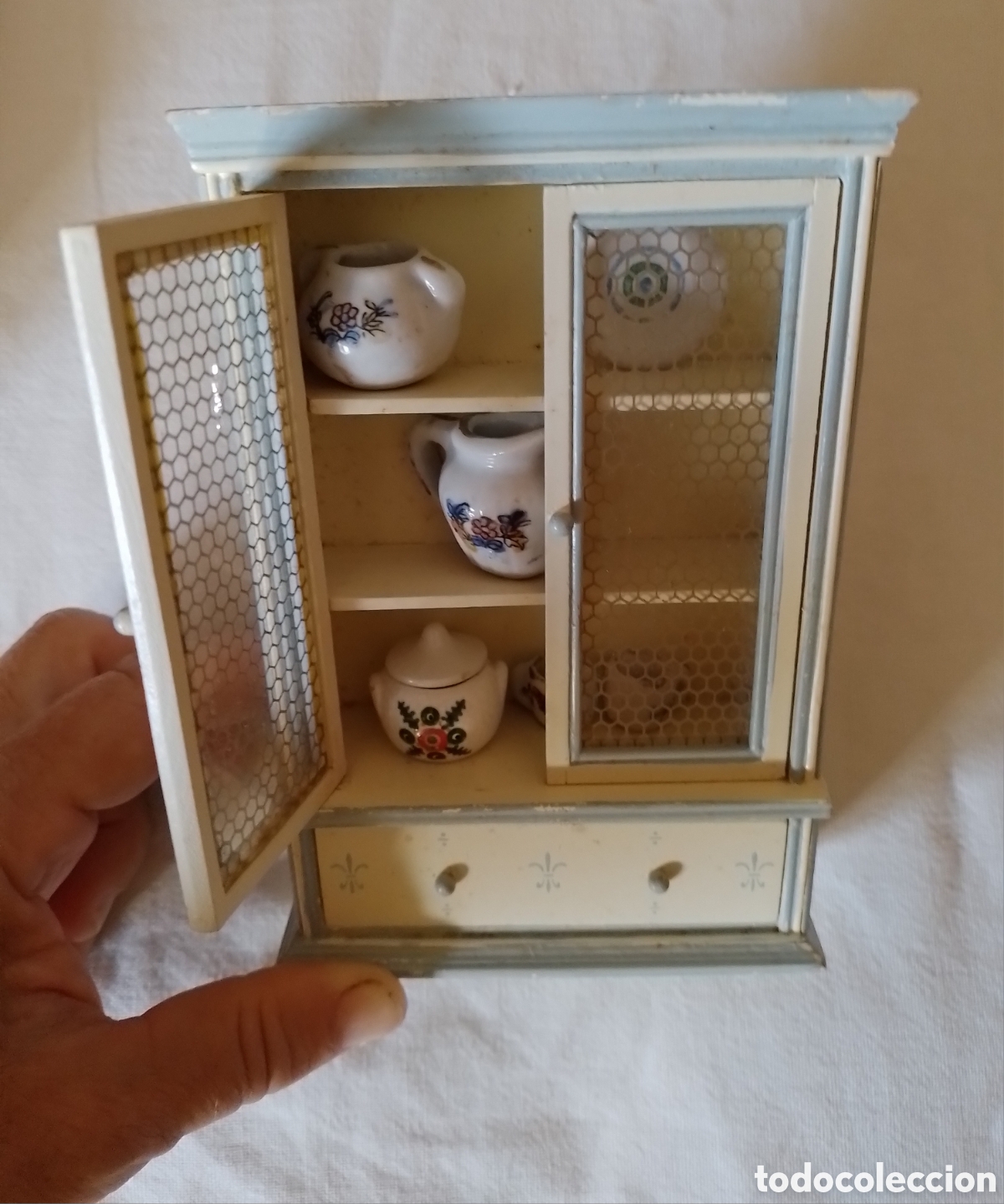 Casas de mu&ntilde;ecas: Dos muebles alacena vitrina casa de mu&ntilde;ecas