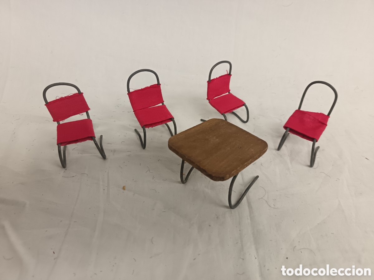 Casas de mu&ntilde;ecas: SILLAS Y MESA PARA MU&Ntilde;ECAS, PARECEN ARTESANALES, A&Ntilde;OS 70