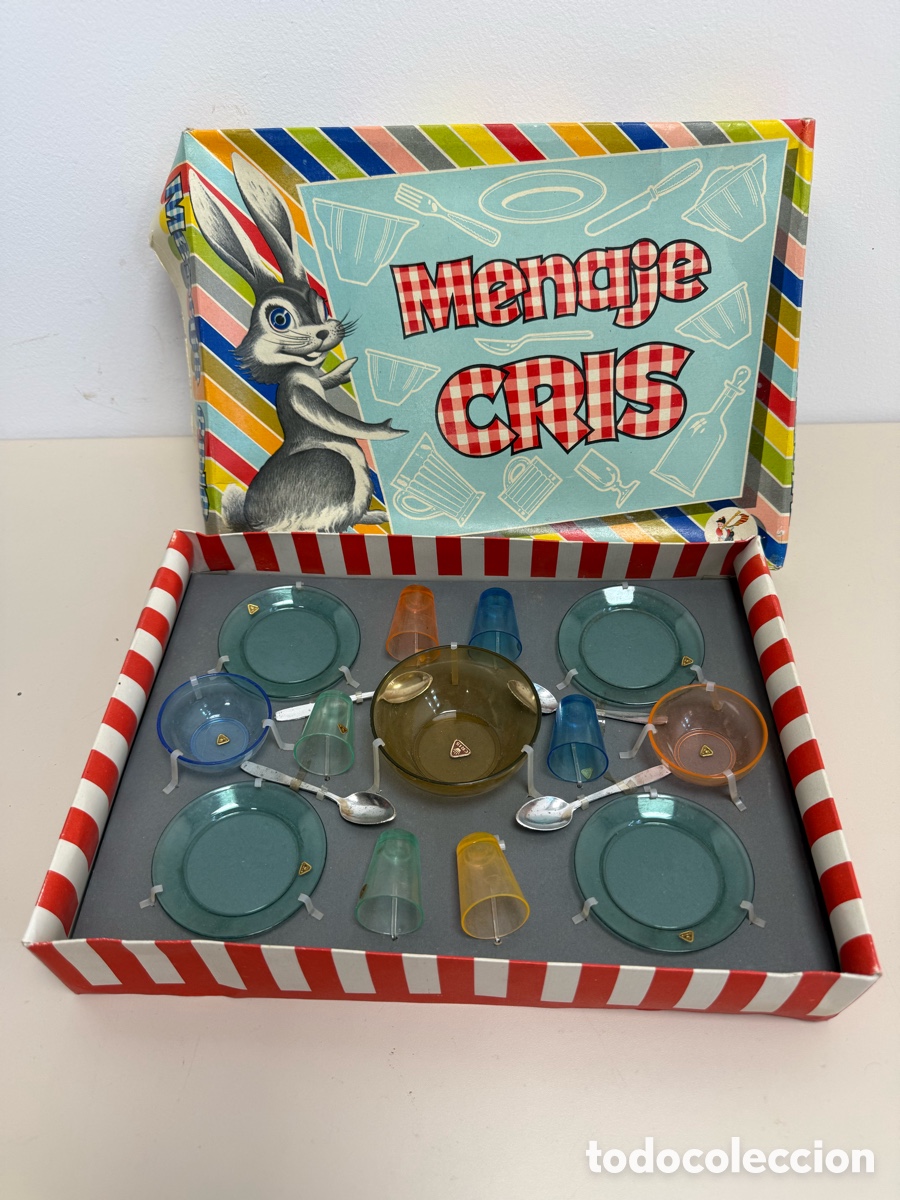 Casas de mu&ntilde;ecas: Caja juguete menaje Cris. Vajilla de pl&aacute;stico de los a&ntilde;os 50. En su caja y pegatinas originales