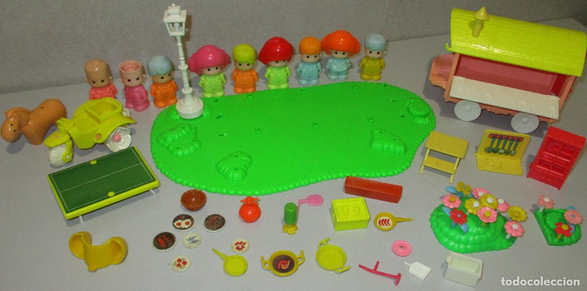Casas de mu&ntilde;ecas: PINYPON PIN Y PON, lote figuras, accesorios, carromato..., FAMOSA a&ntilde;os 80