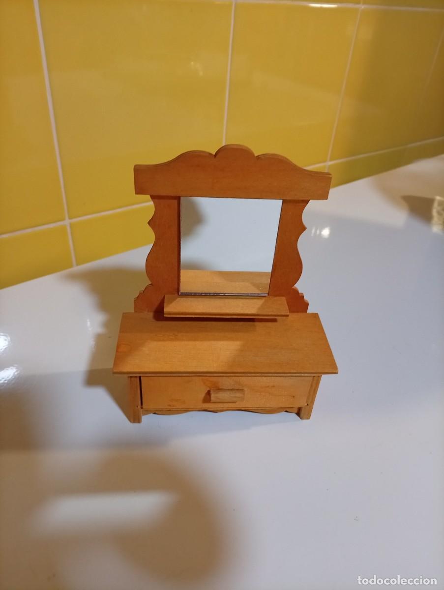 Casas de mu&ntilde;ecas: Tocador peque&ntilde;o con espejo para casa de mu&ntilde;ecas