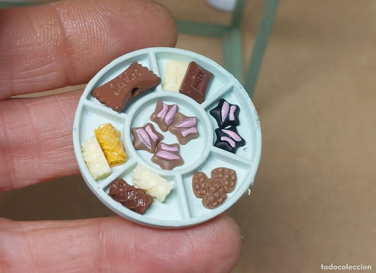 Casas de mu&ntilde;ecas: BAndeja con bombones . Casa de mu&ntilde;ecas escala 1:12