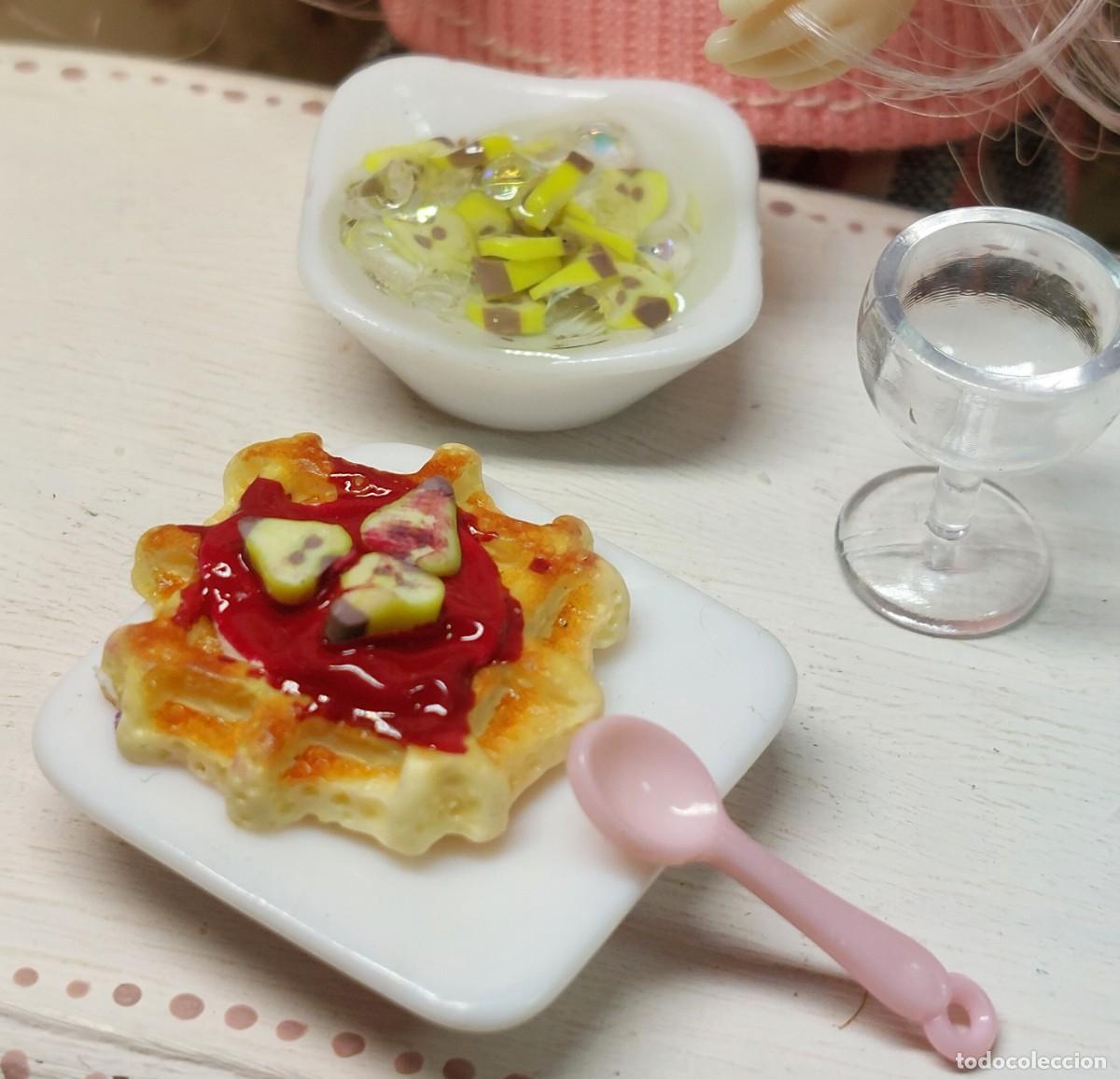 Casas de mu&ntilde;ecas: Comida miniatura. Gofres de pera. Casa de mu&ntilde;ecas escala 1:12