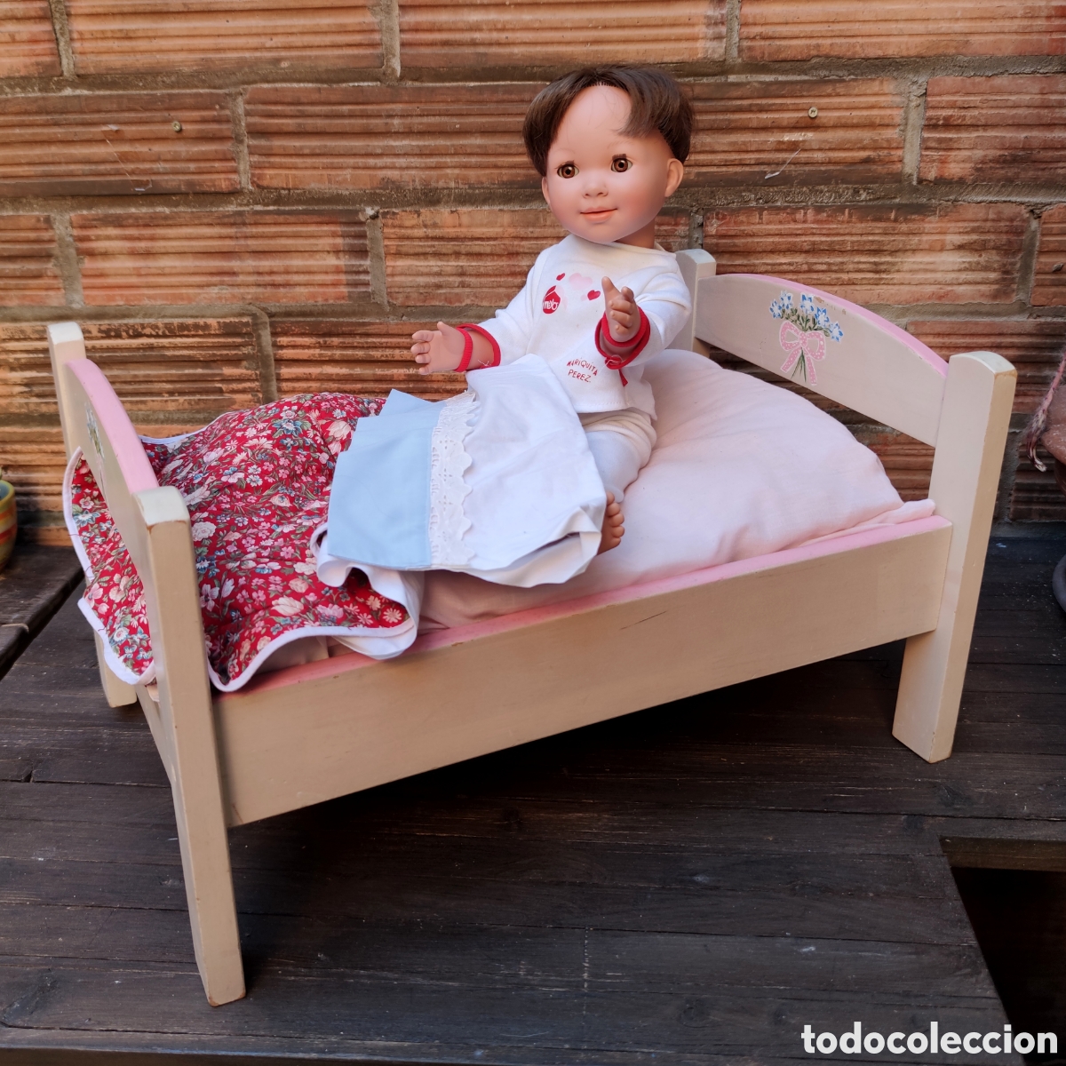 Casas de mu&ntilde;ecas: Cama de juguete antigua mu&ntilde;ecas 45 cm Nancy y otras A&ntilde;os 60-70