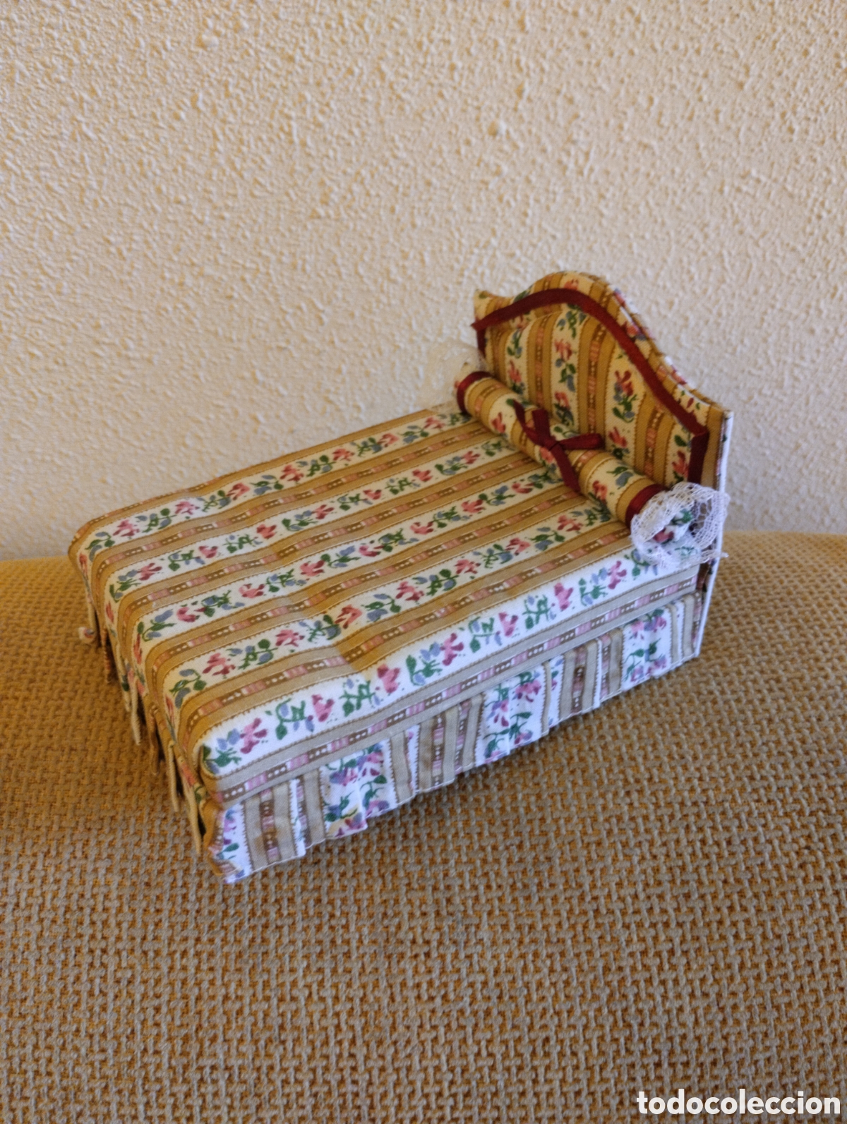Casas de mu&ntilde;ecas: Cama para casa de mu&ntilde;ecas - Foto 3