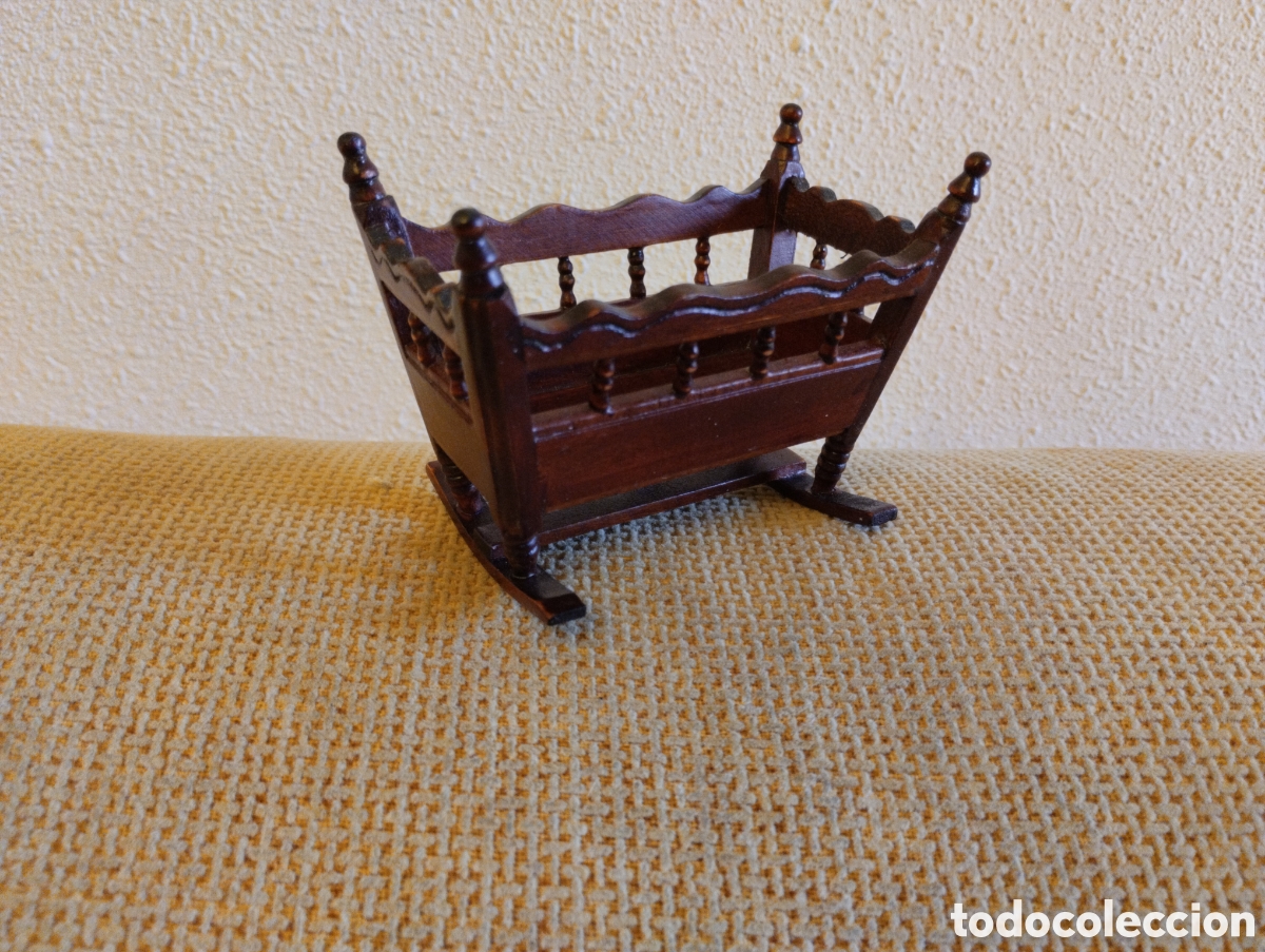 Casas de mu&ntilde;ecas: Cuna para casa de mu&ntilde;ecas - Foto 2