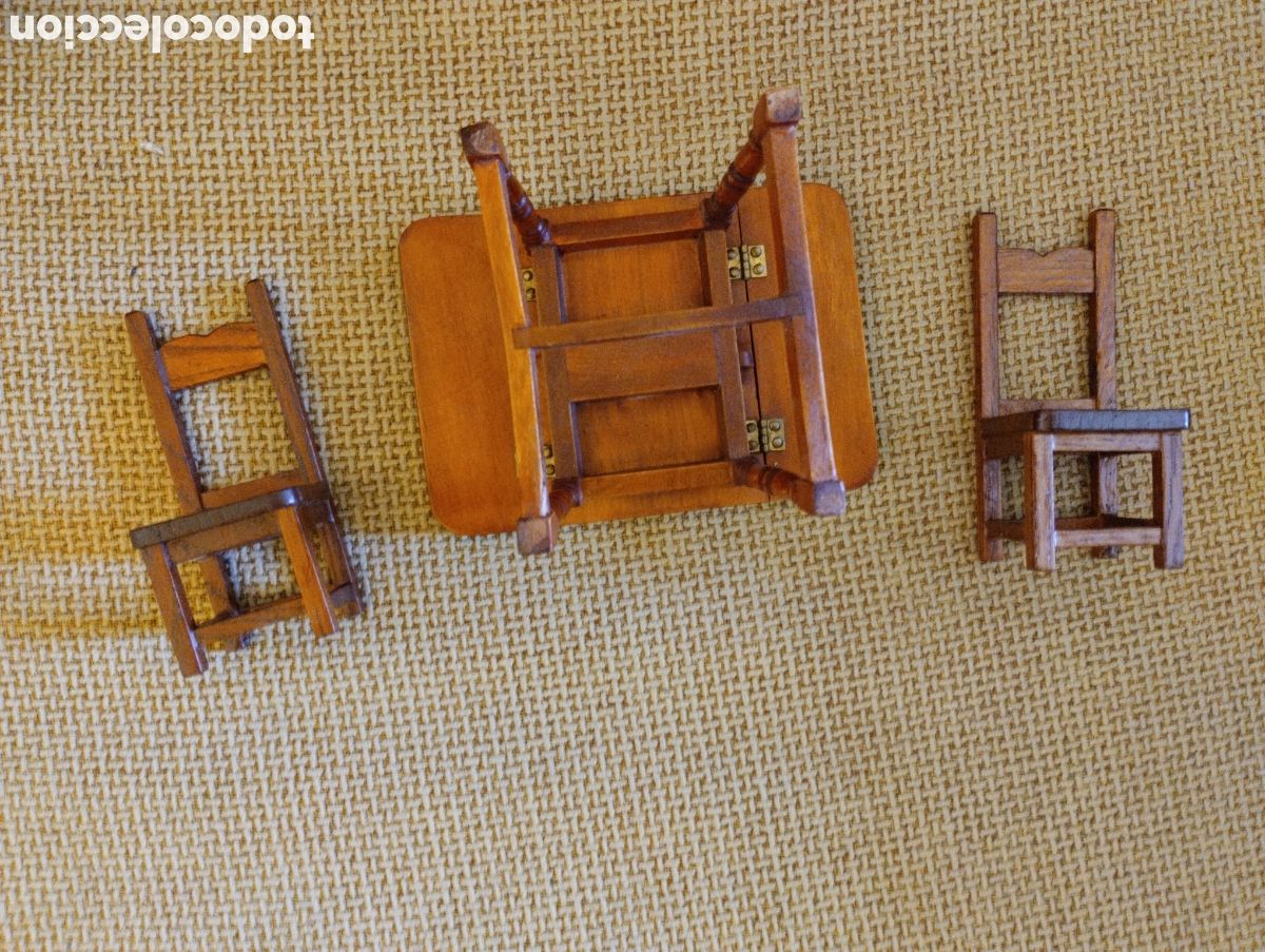 Casas de mu&ntilde;ecas: Mesa cocina y dos sillas para casa de mu&ntilde;ecas - Foto 2