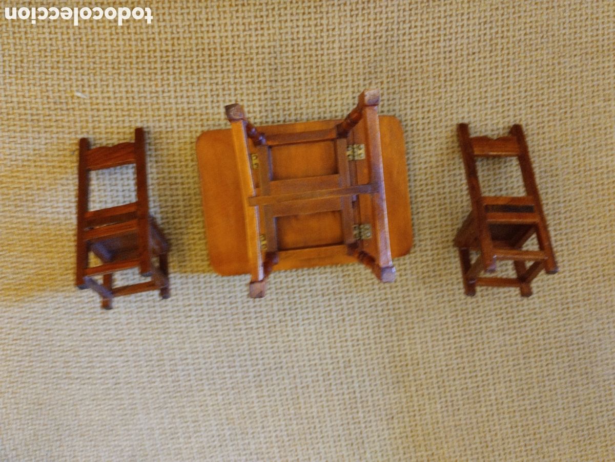 Casas de mu&ntilde;ecas: Mesa cocina y dos sillas para casa de mu&ntilde;ecas - Foto 3