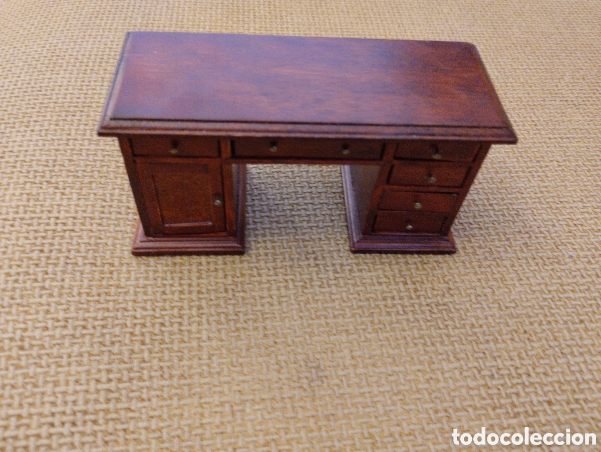 Casas de mu&ntilde;ecas: Mesa escritorio para casa de mu&ntilde;ecas