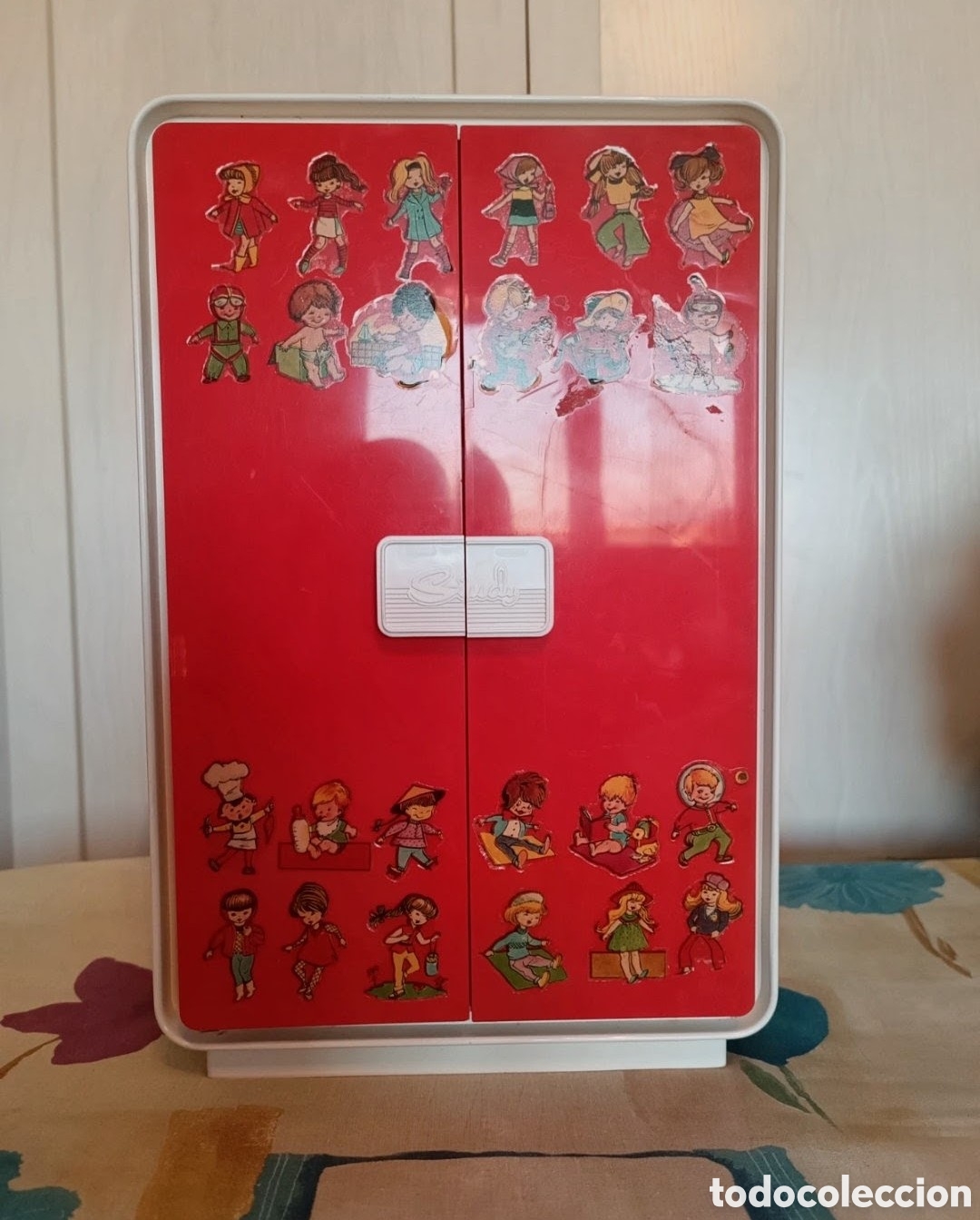 Casas de mu&ntilde;ecas: Armario de la mu&ntilde;eca Sindy