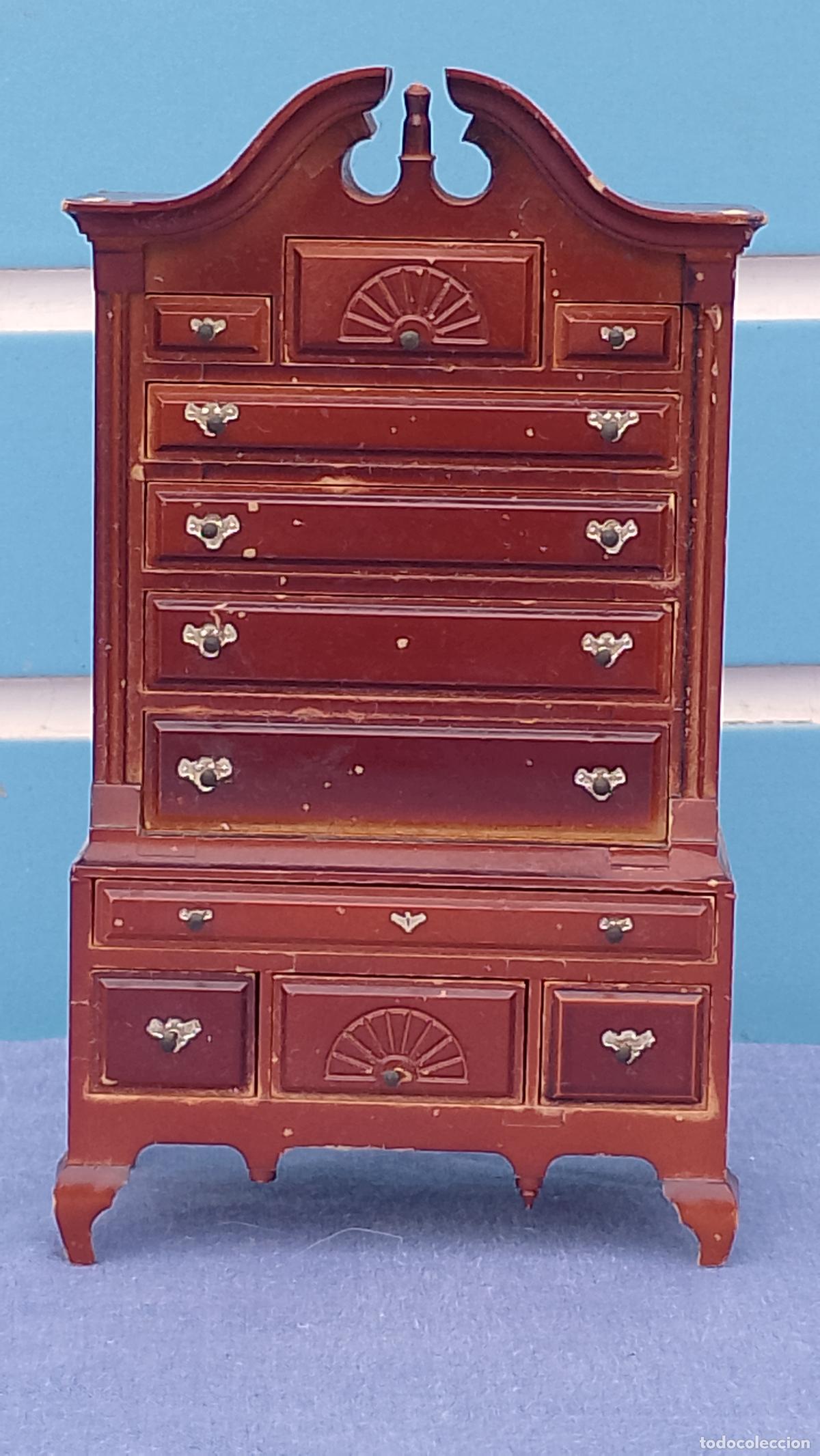 Casas de mu&ntilde;ecas: Antiguo mueble c&oacute;moda cajonera para casa de mu&ntilde;ecas