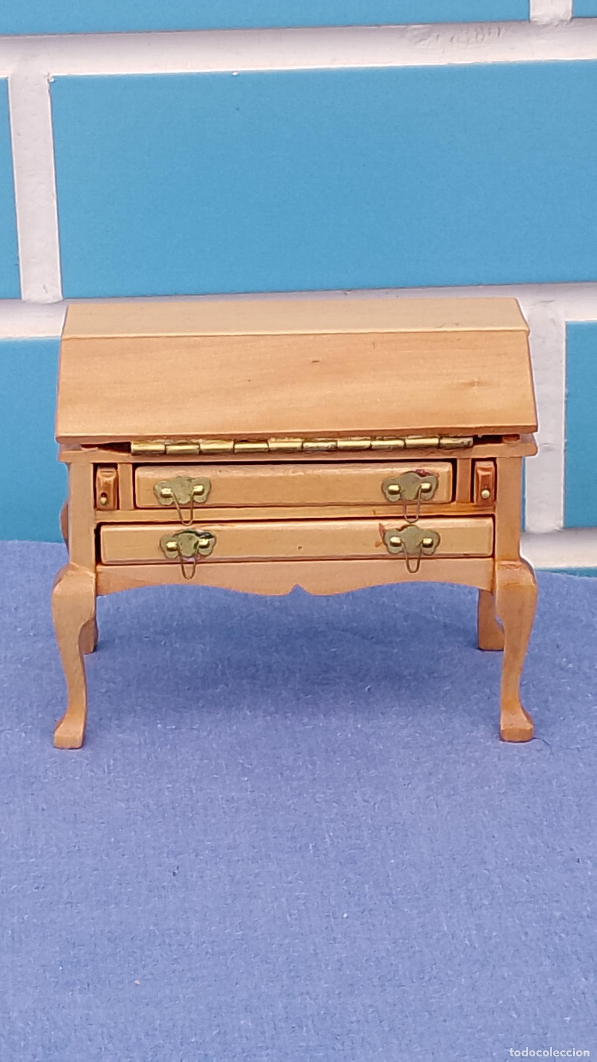 Casas de mu&ntilde;ecas: Antiguo mueble de madera Escritorio o bur&oacute; para casas de mu&ntilde;ecas