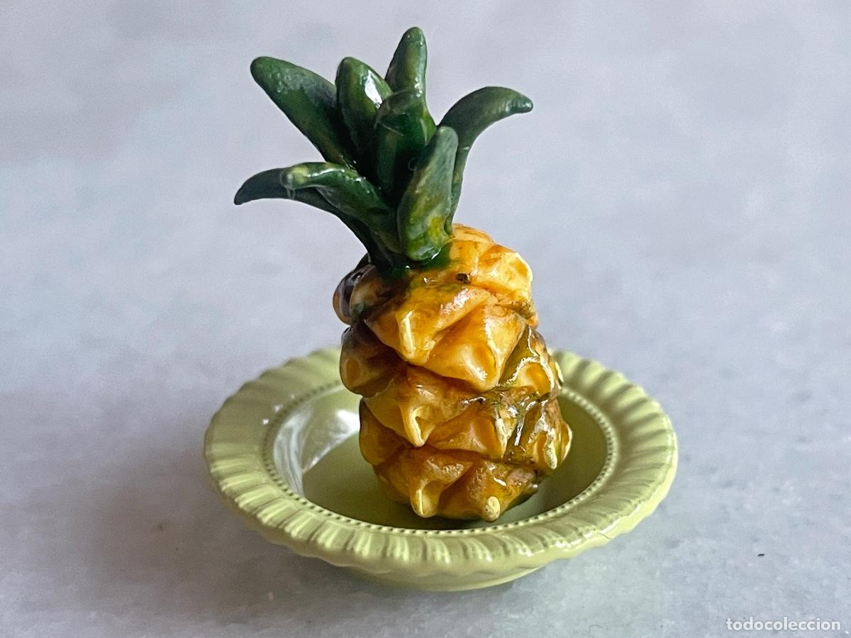 Casas de mu&ntilde;ecas: Pi&ntilde;a sobre plato miniatura casa de mu&ntilde;ecas
