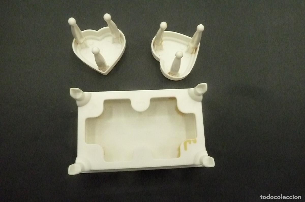 Casas de mu&ntilde;ecas: Mesa Mattel 1994 y sillas coraz&oacute;n - Foto 5