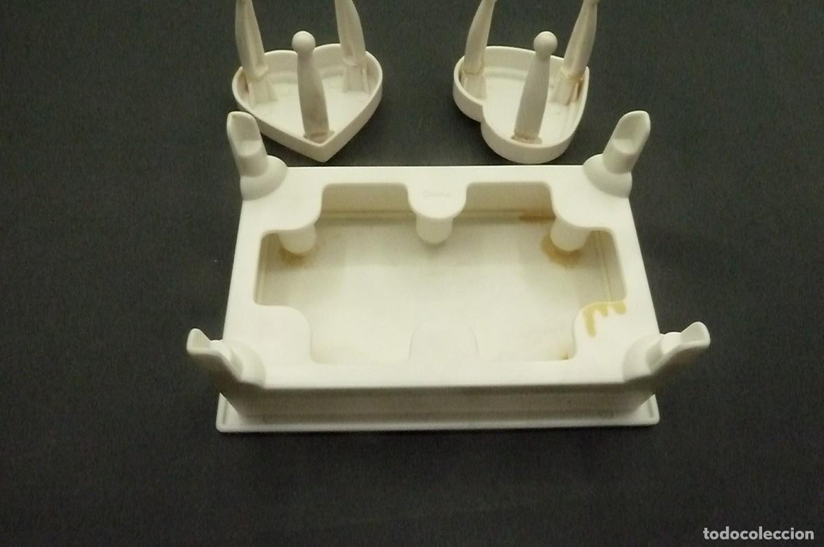 Casas de mu&ntilde;ecas: Mesa Mattel 1994 y sillas coraz&oacute;n - Foto 7