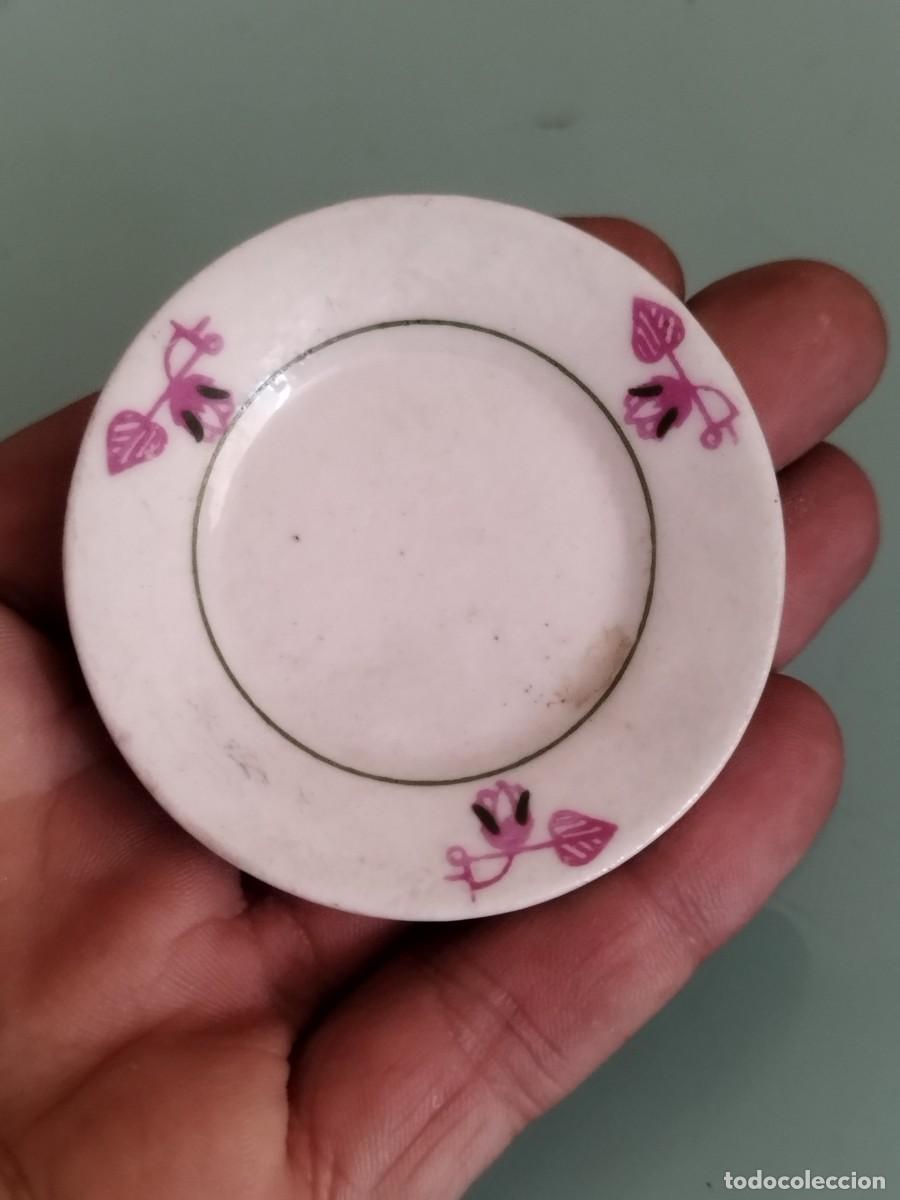 Casas de mu&ntilde;ecas: Antiguo peque&ntilde;o plato de porcelana. Miniatura, casa de mu&ntilde;ecas.