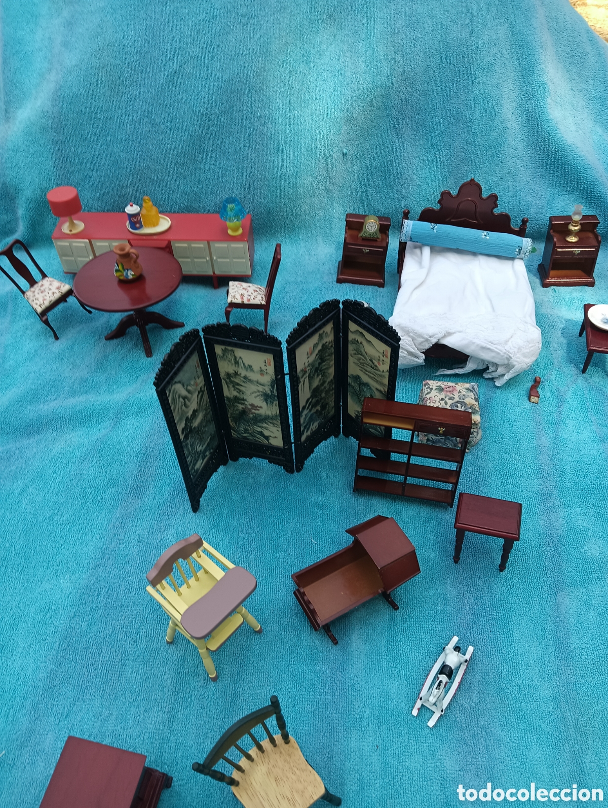 Casas de mu&ntilde;ecas: Mobiliario vintage en miniatura