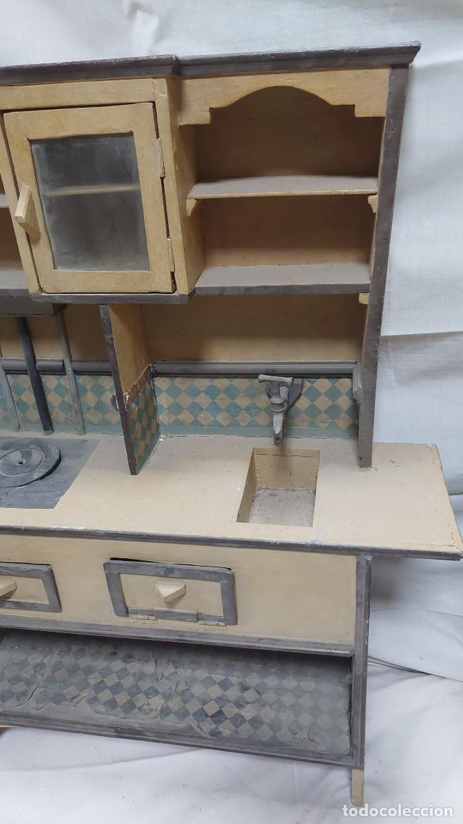 Casas de mu&ntilde;ecas: Antigua casa de mu&ntilde;ecas cocina - Foto 2