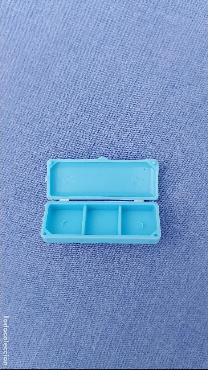Casas de mu&ntilde;ecas: Antigua caja o estuche azul original de Familia Hogar&iacute;n de Modisa, a&ntilde;os 70