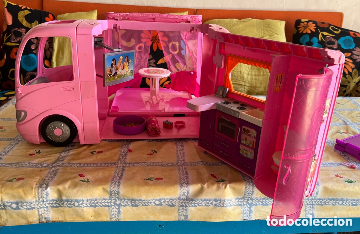 Casas de mu&ntilde;ecas: Autocaravana Barbie Glamour Camper