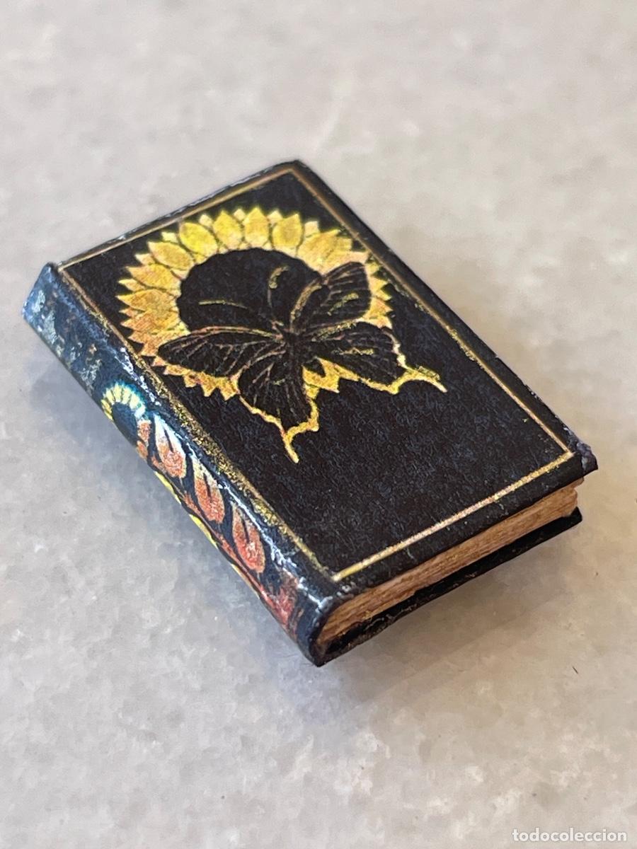 Casas de mu&ntilde;ecas: El retrato de Dorian Gray, libro en miniatura para casa de mu&ntilde;ecas