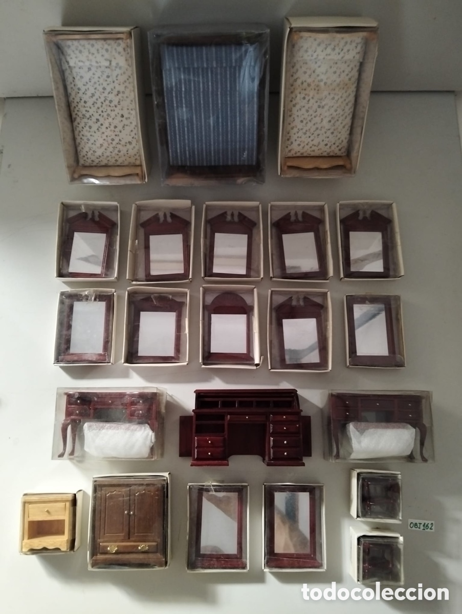 Casas de mu&ntilde;ecas: IMPORTANTE LOTE MUEBLES EN MINIATURA ver fotos
