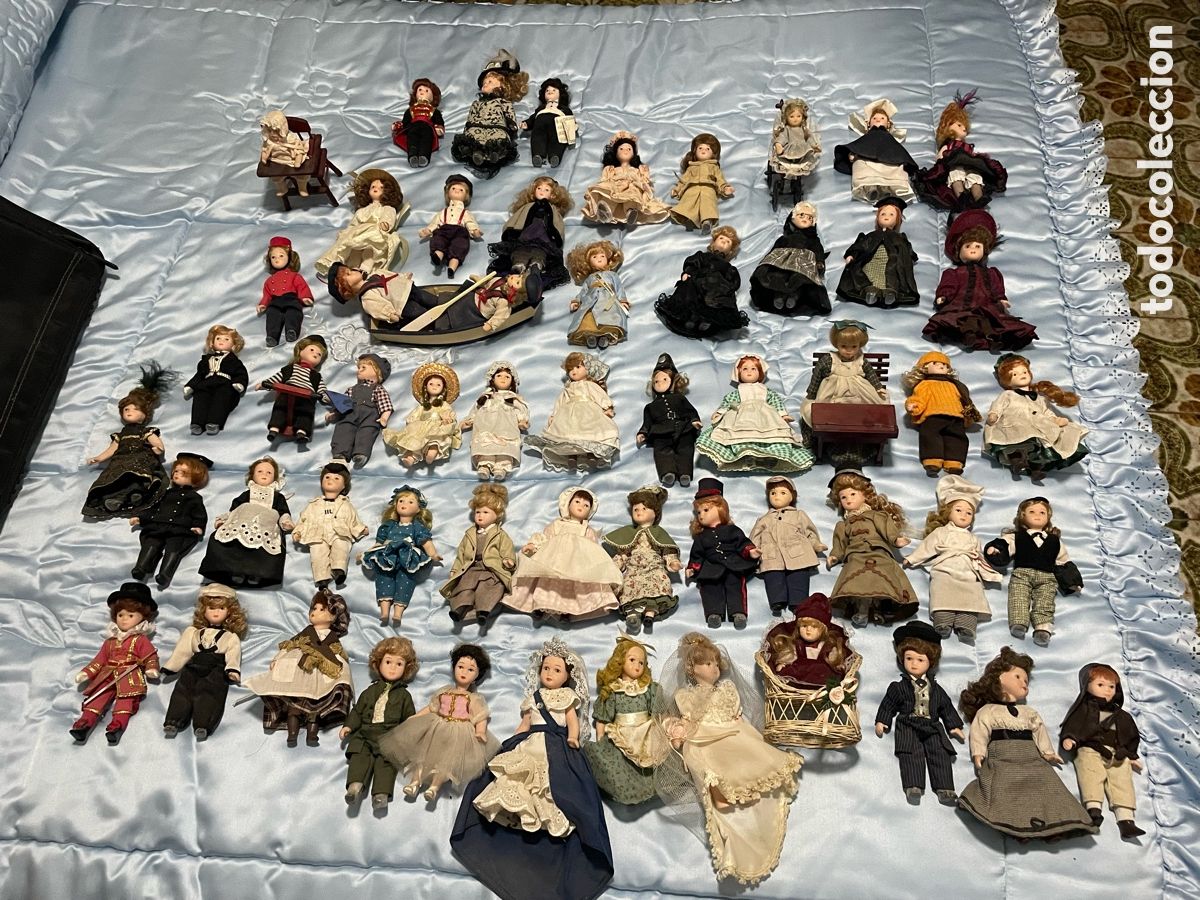 Casas de mu&ntilde;ecas: Lote 60 mu&ntilde;ecas porcelana Planeta DeAgostini a&ntilde;os 90 + accesorios