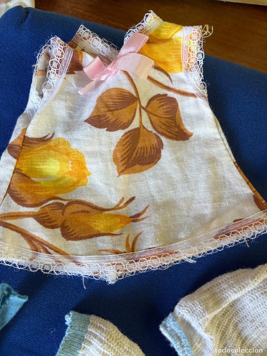 Casas de mu&ntilde;ecas: Ropa de mu&ntilde;ecas varias a&ntilde;os 60-70 - Foto 2
