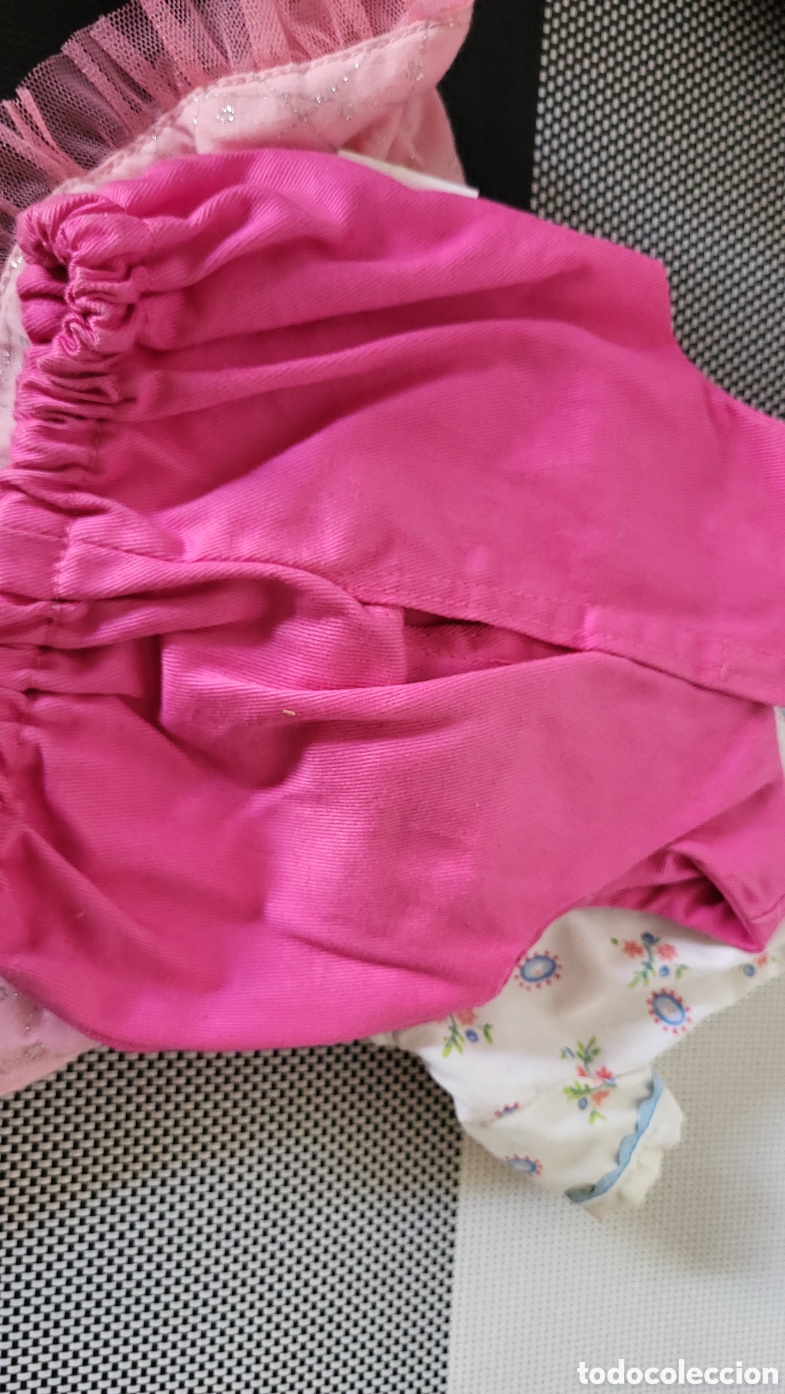 Casas de mu&ntilde;ecas: Lote ropa mu&ntilde;ecas varias - Foto 3