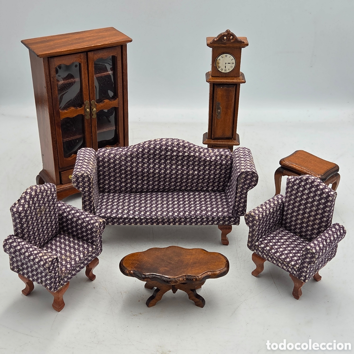 Casas de mu&ntilde;ecas: CONJUNTO MOBLIARIO PARA CASA DE MU&Ntilde;ECAS EN MADERA