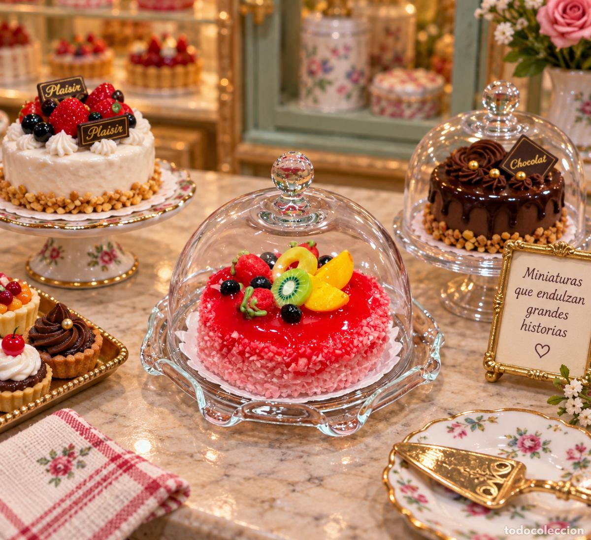Casas de Bonecas: Tarta de fresa y frutas en campana de cristal para casa de mu&ntilde;ecas