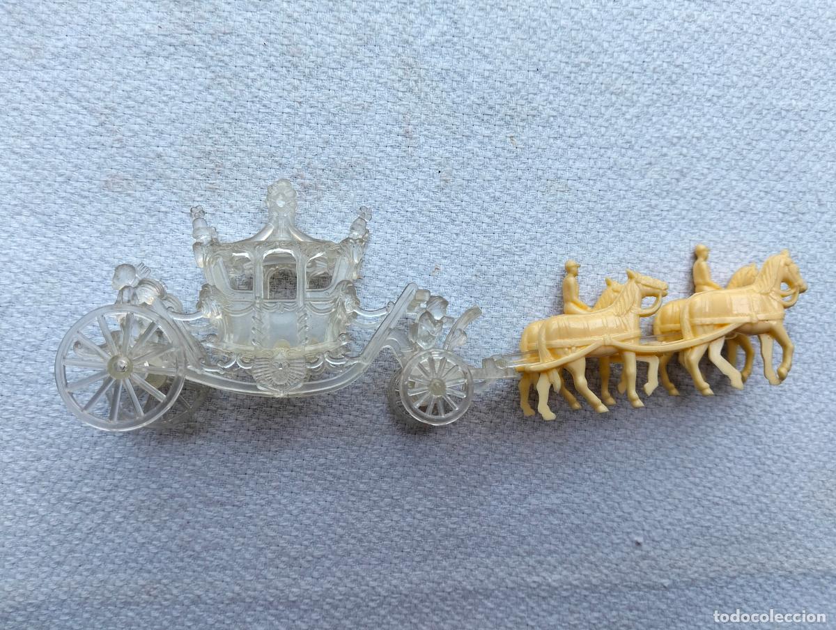 Casas de mu&ntilde;ecas: Juguete antiguo carroza de la cenicienta caballos en plastico primitivo o celuloide de los a&ntilde;os 60