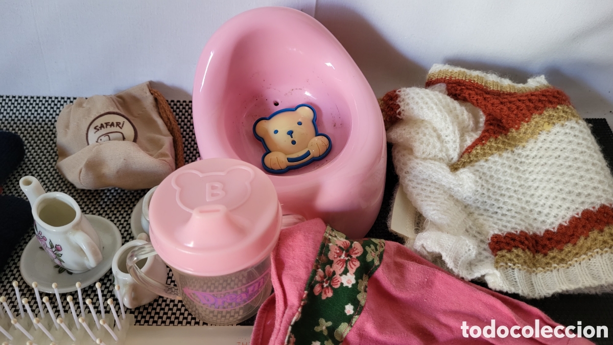 Casas de mu&ntilde;ecas: Lote ropa y varios accesorios mu&ntilde;ecas - Foto 3