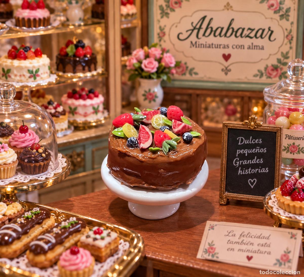Case di Bambole: Tarta de chocolate con higos en soporte de cer&aacute;mica miniatura casa de mu&ntilde;ecas