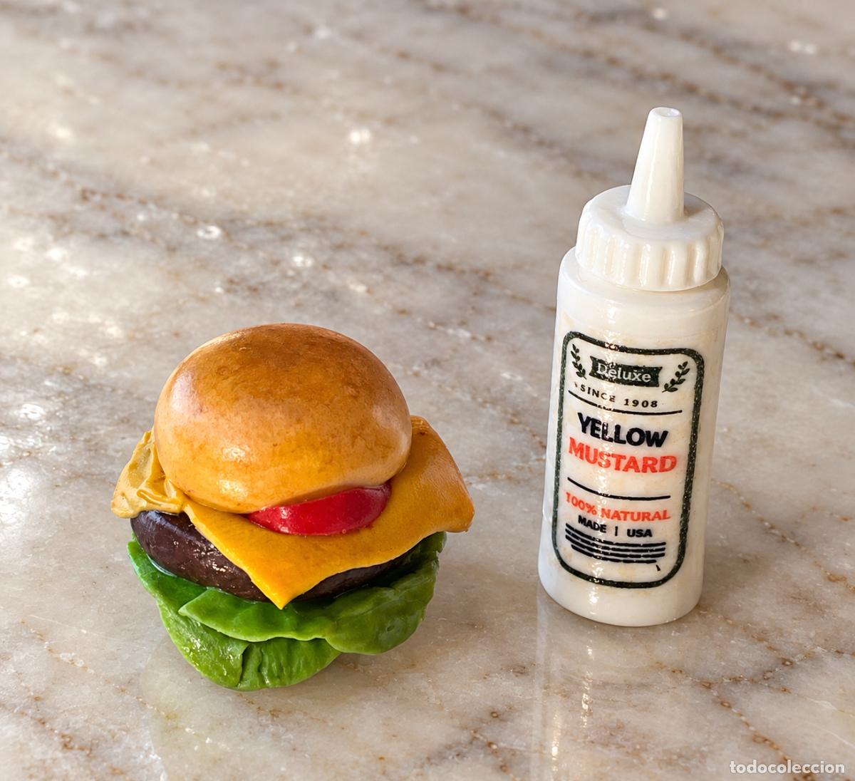 Casas de mu&ntilde;ecas: Hamburguesa de ternera con lechuga, tomate y queso en miniatura.