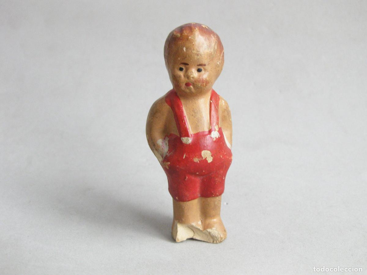 Casas de mu&ntilde;ecas: FIGURA DE BARRO COCIDO DE UN NI&Ntilde;O. TERRACOTA. A&Ntilde;OS 20 O 30