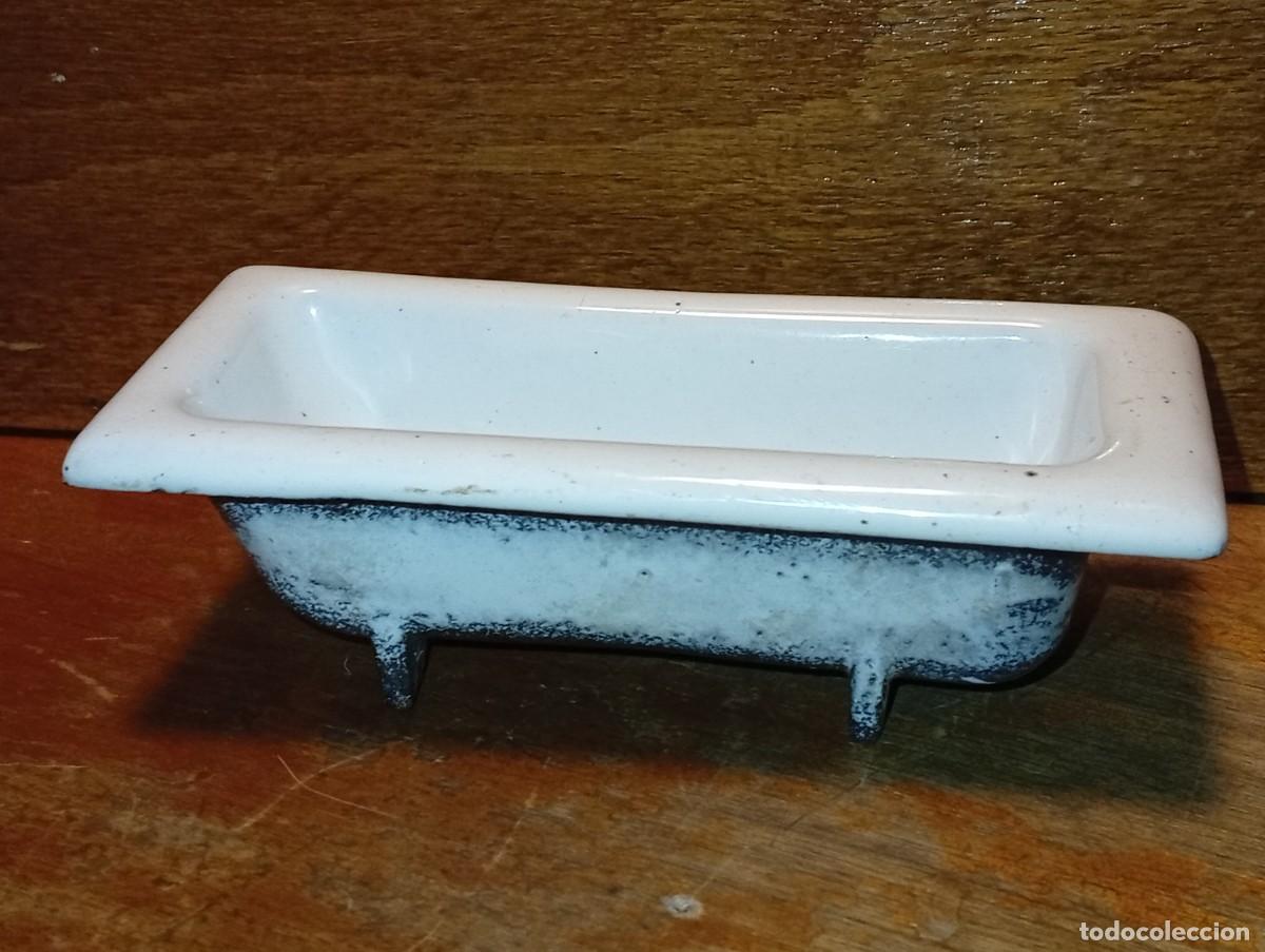 Casas de mu&ntilde;ecas: PEQUE&Ntilde;A BA&Ntilde;ERA HIERRO FUNDIDO ESMALTADO BLANCO CASA MU&Ntilde;ECAS MUESTRA PROMOCIONAL A&Ntilde;OS 30