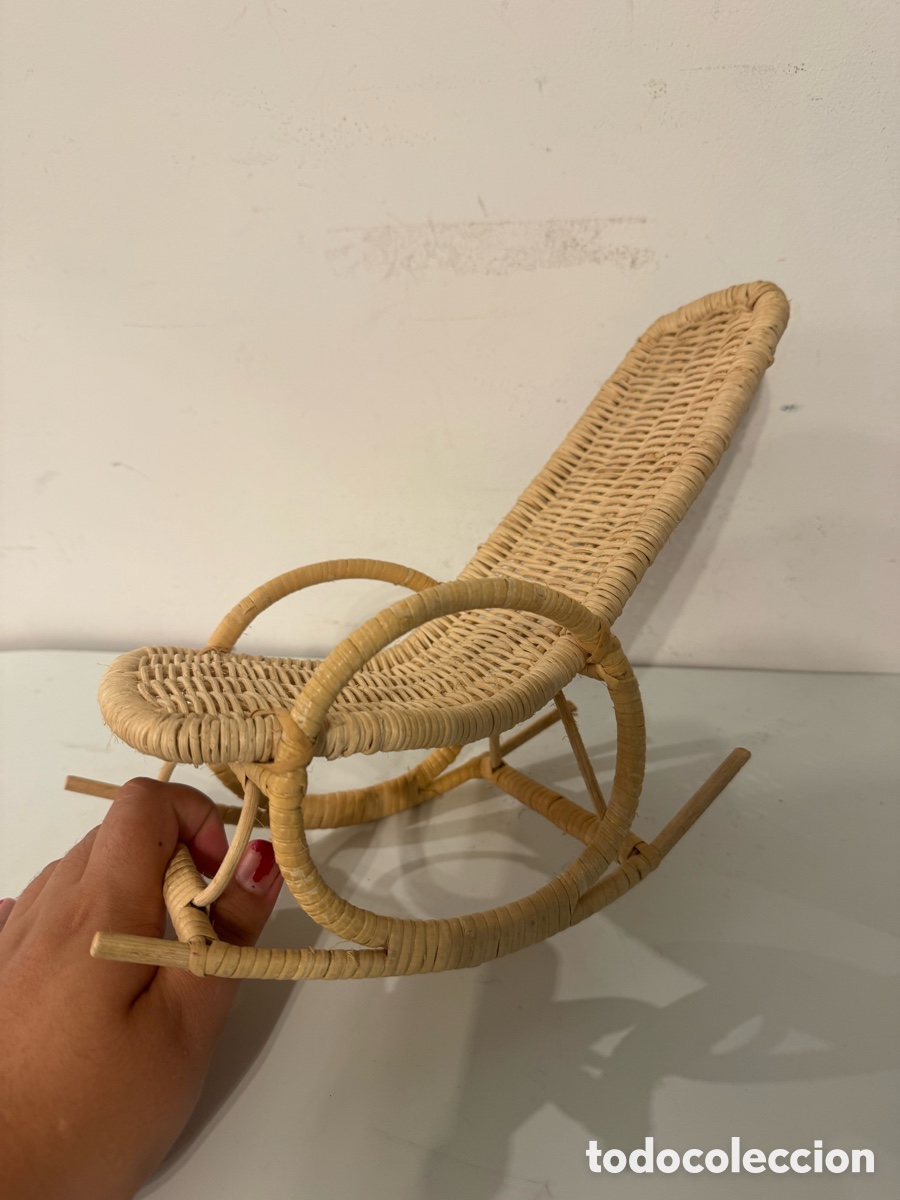 Casas de mu&ntilde;ecas: Mecedora de mimbre para mu&ntilde;ecas - Foto 3