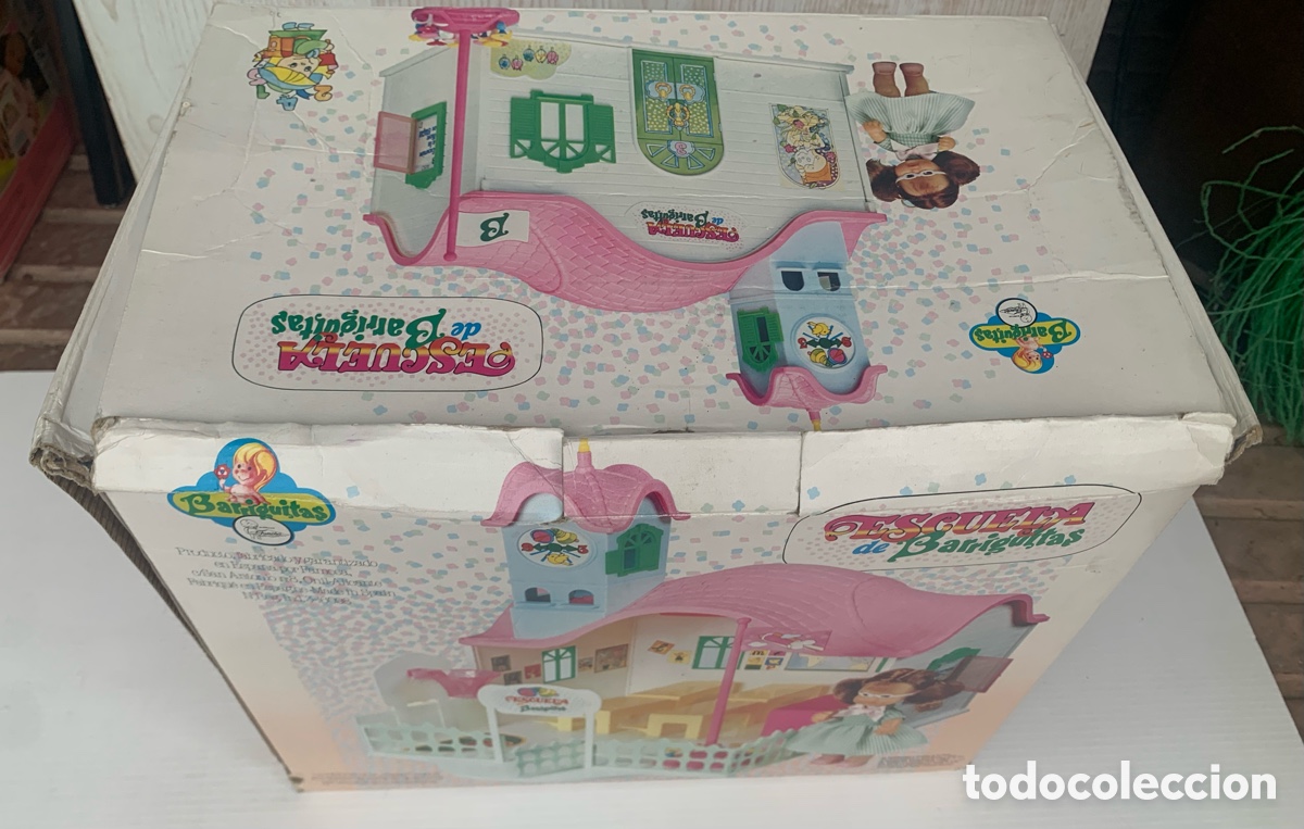 Casas de mu&ntilde;ecas: Escuela barriguitas con caja y mu&ntilde;eca - Foto 2