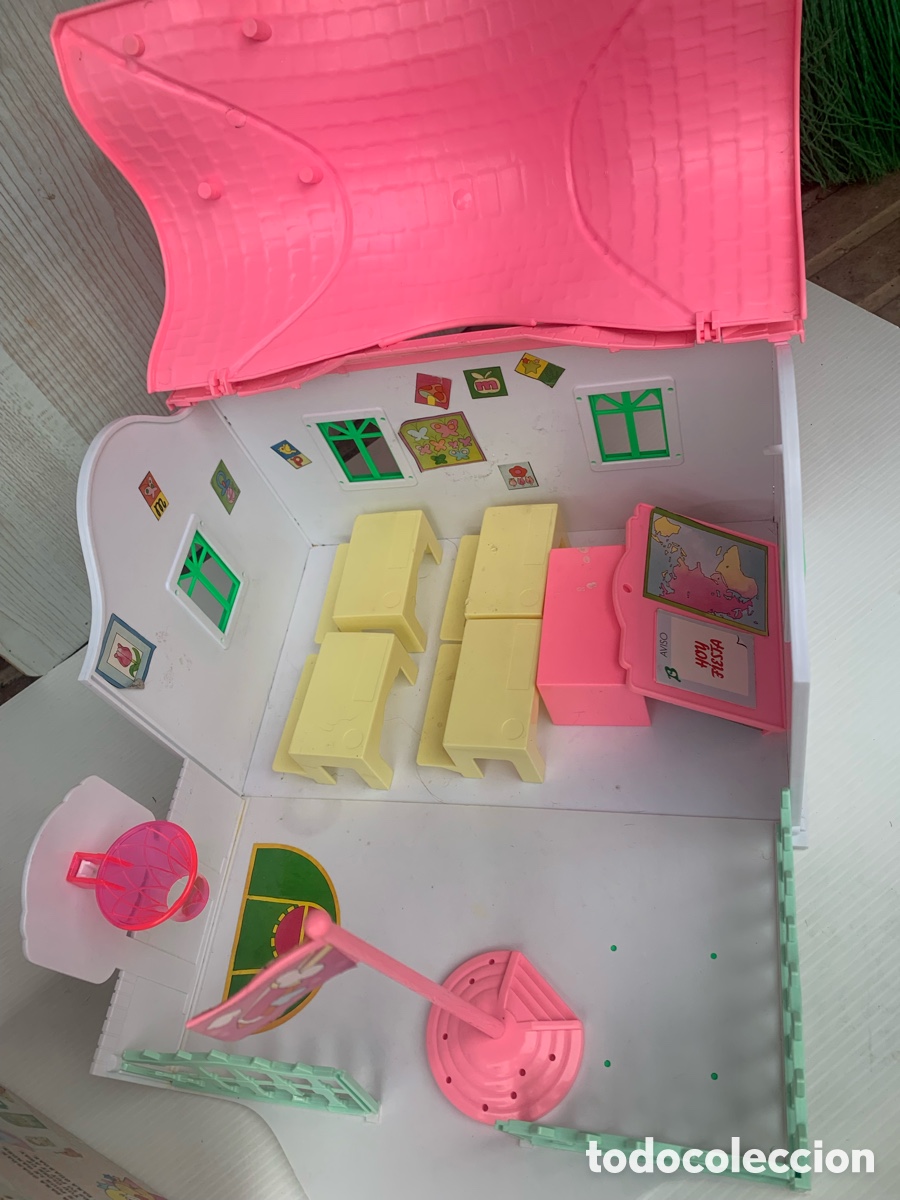 Casas de mu&ntilde;ecas: Escuela barriguitas con caja y mu&ntilde;eca - Foto 16