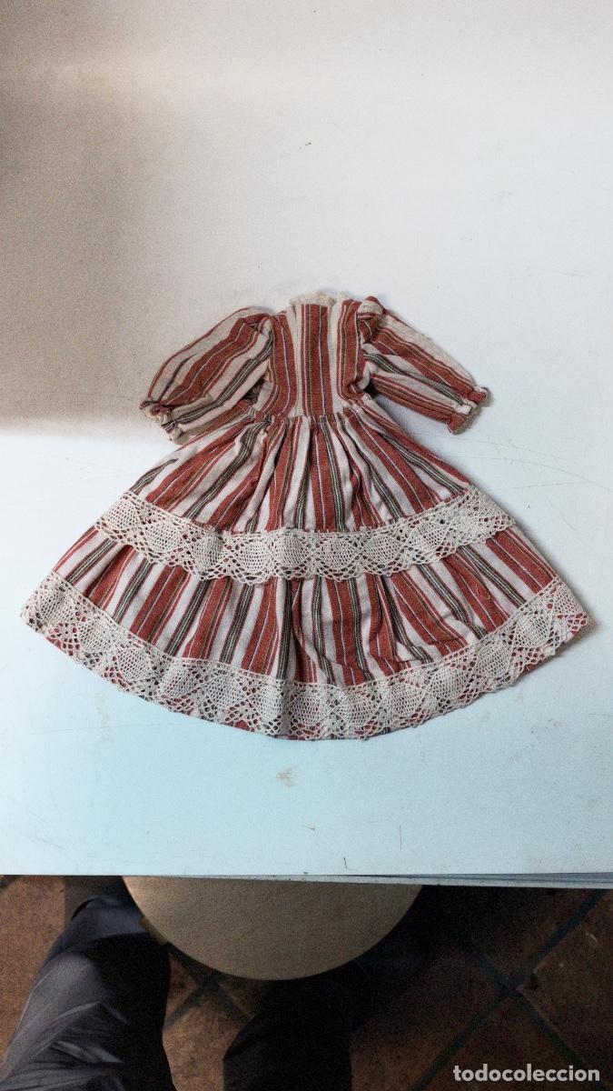 Casas de mu&ntilde;ecas: Vestido de mu&ntilde;eca de rayas con encaje. - Foto 2