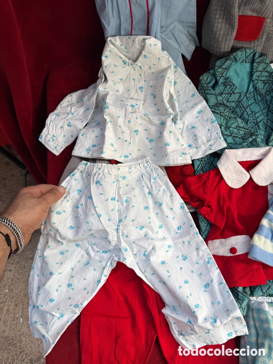 Casas de mu&ntilde;ecas: Gran lote de ropa antigua de mu&ntilde;ecas! - Foto 5