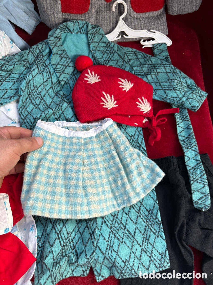 Casas de mu&ntilde;ecas: Gran lote de ropa antigua de mu&ntilde;ecas! - Foto 8