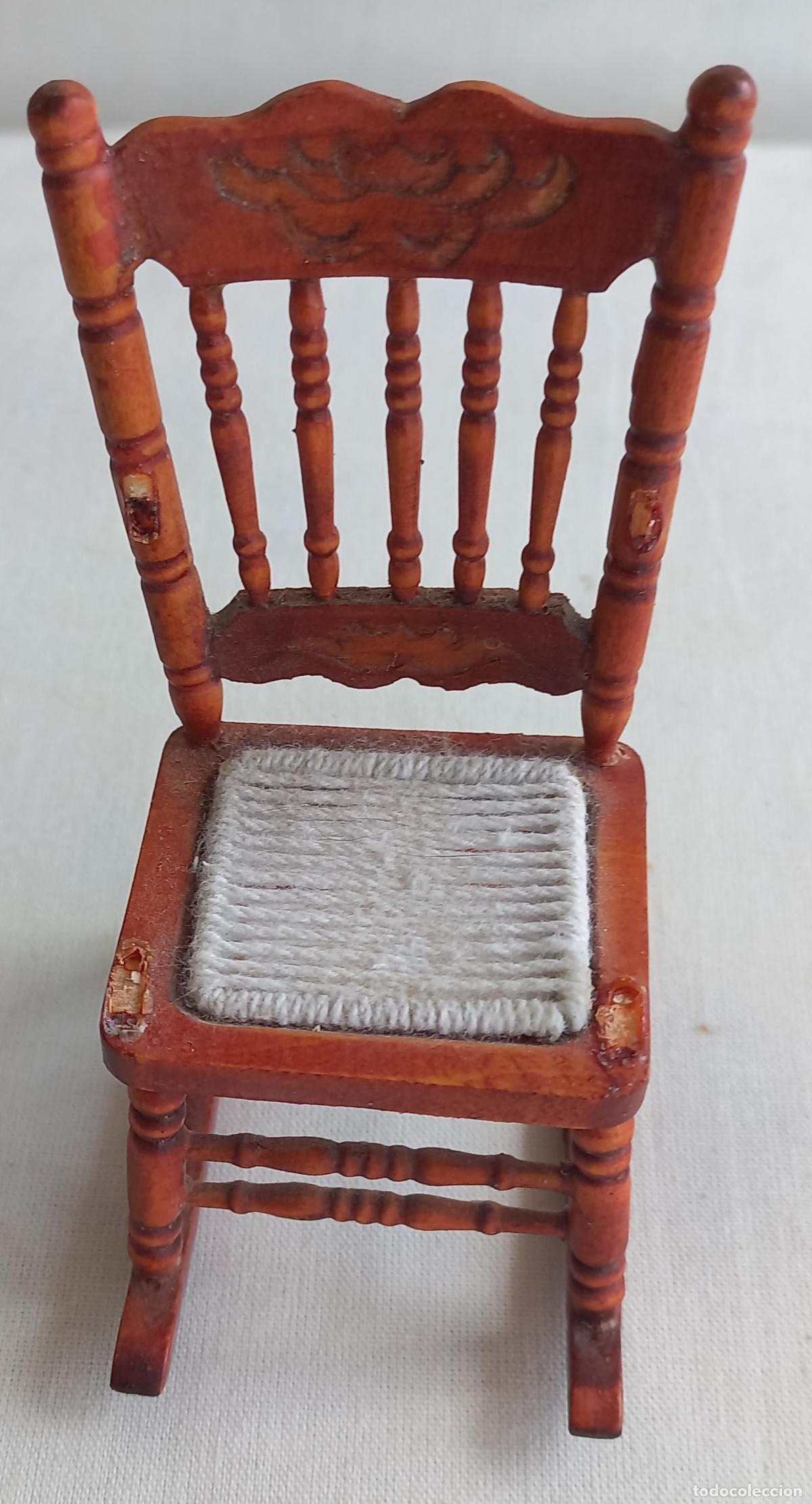 Casas de mu&ntilde;ecas: Silla mecedora en miniatura de madera, casa de mu&ntilde;ecas.