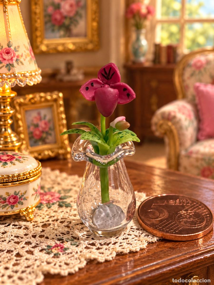 Casas de mu&ntilde;ecas: Jarr&oacute;n de cristal con flor miniatura casa de mu&ntilde;ecas