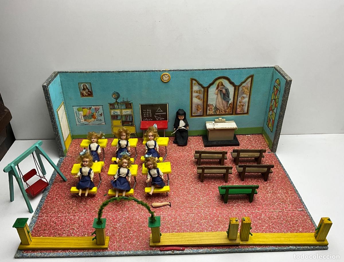 Doll houses: ESCUELA COLEGIO CON CAPILLA DE MONJAS - CON NI&Ntilde;AS Y MONJA - NECESITA REPARACION Y PUESTA A PUNTO