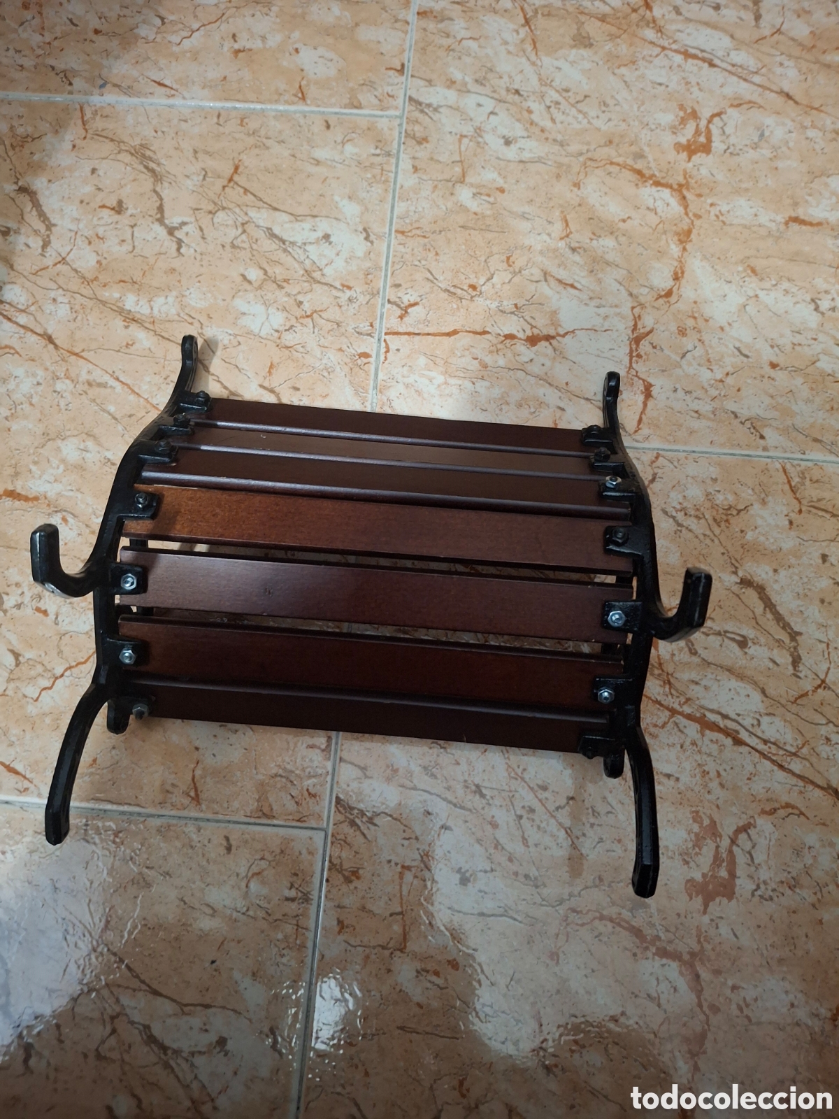 Casas de mu&ntilde;ecas: BANCO PARA MU&Ntilde;ECAS DE MADERA Y HIERR0- - Foto 2